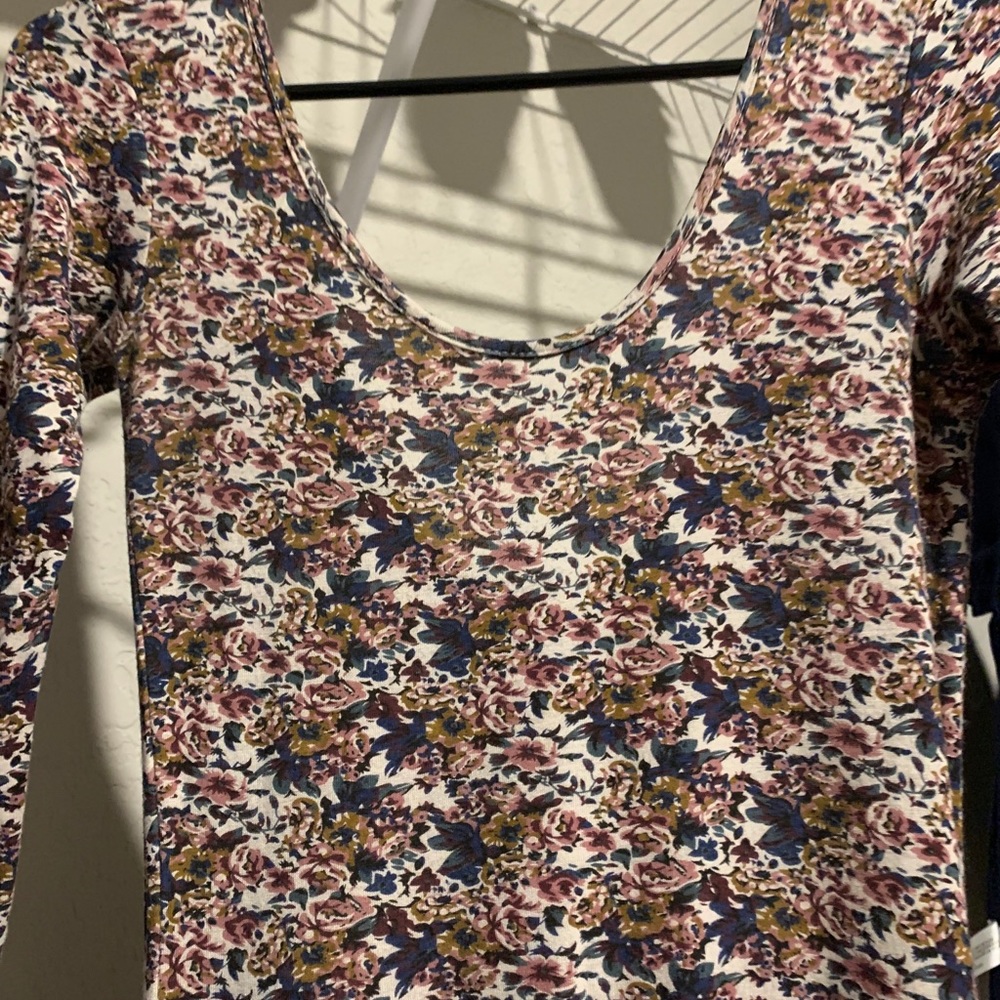 Dress - Picture 7 of 8